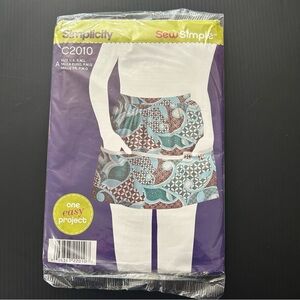 Simplicity SewSimple Apron Pattern with Blue and Brown Design